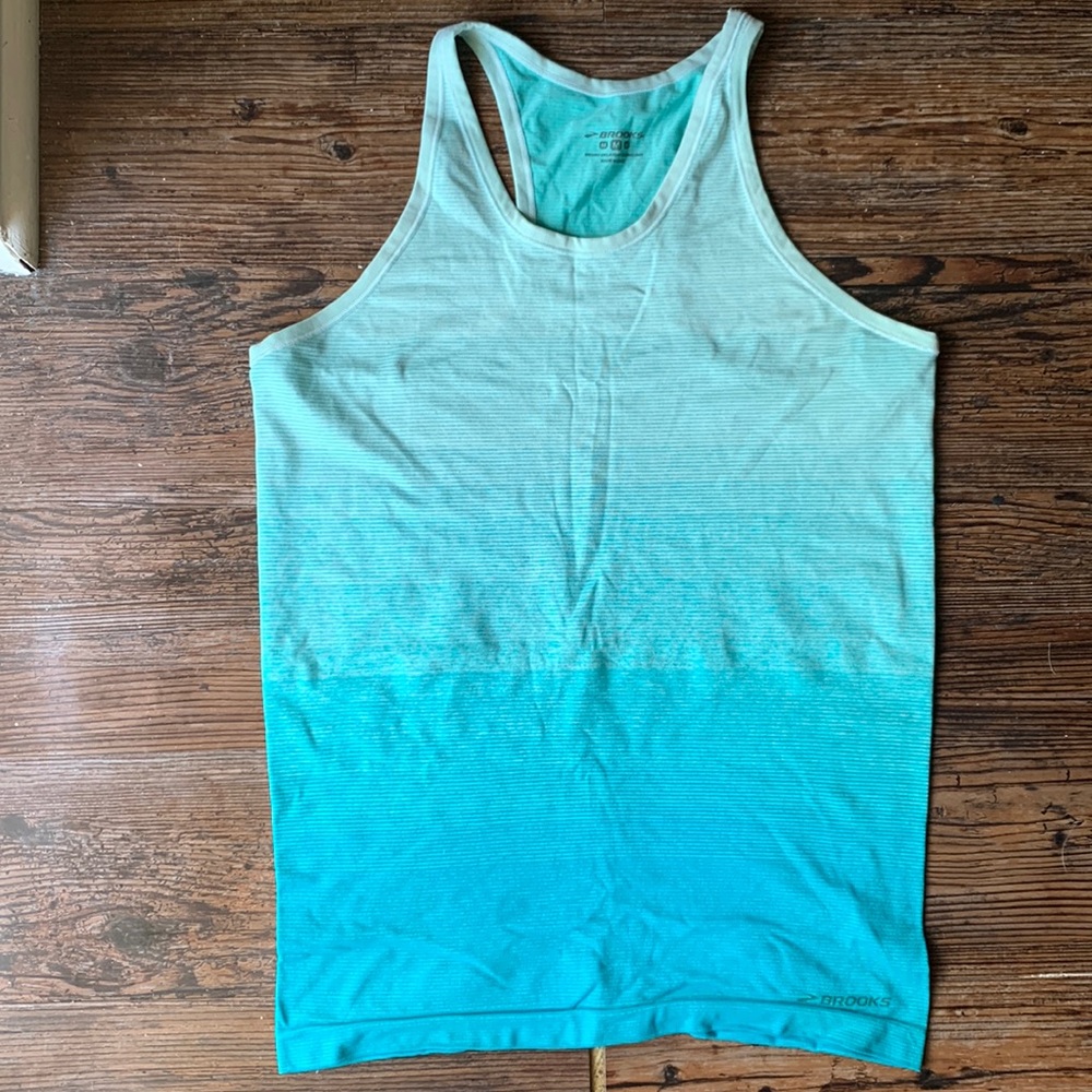 Brooks seamless tank size M